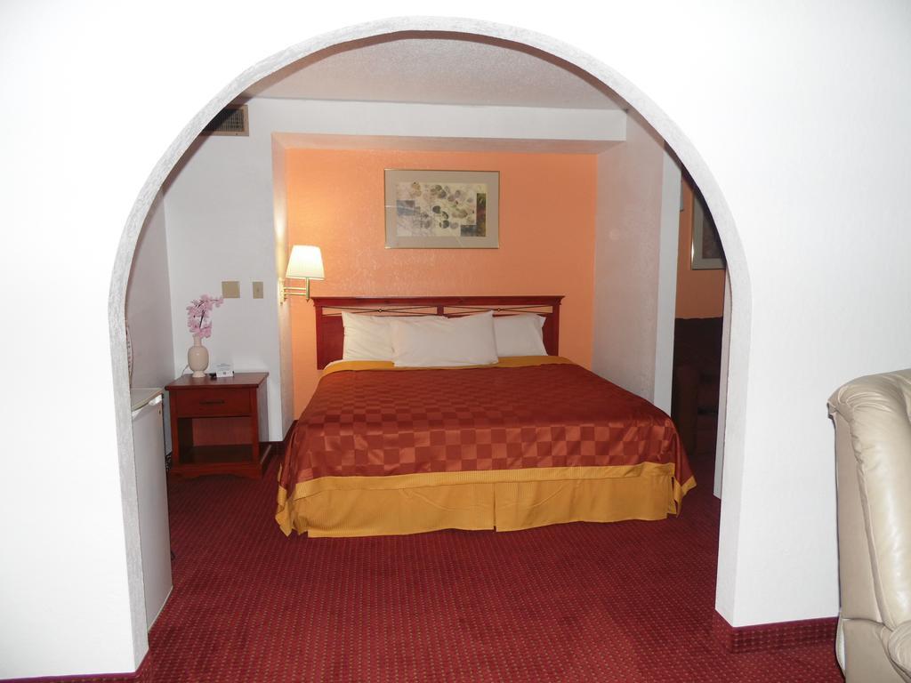 Boone American Inn & Suites חדר תמונה