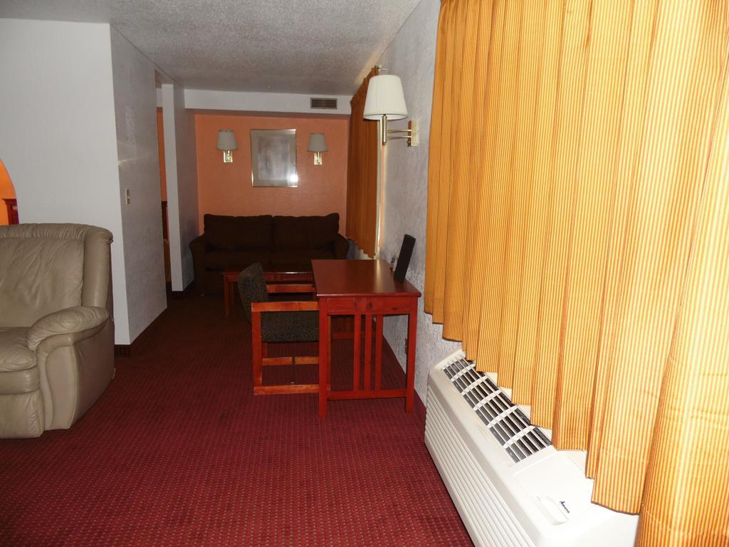 Boone American Inn & Suites חדר תמונה