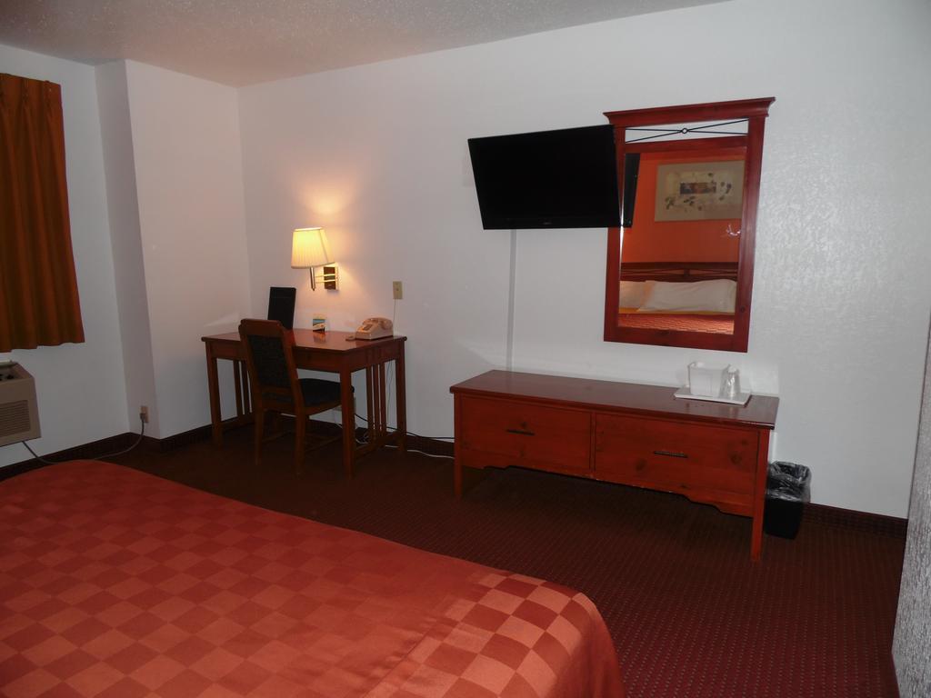 Boone American Inn & Suites חדר תמונה