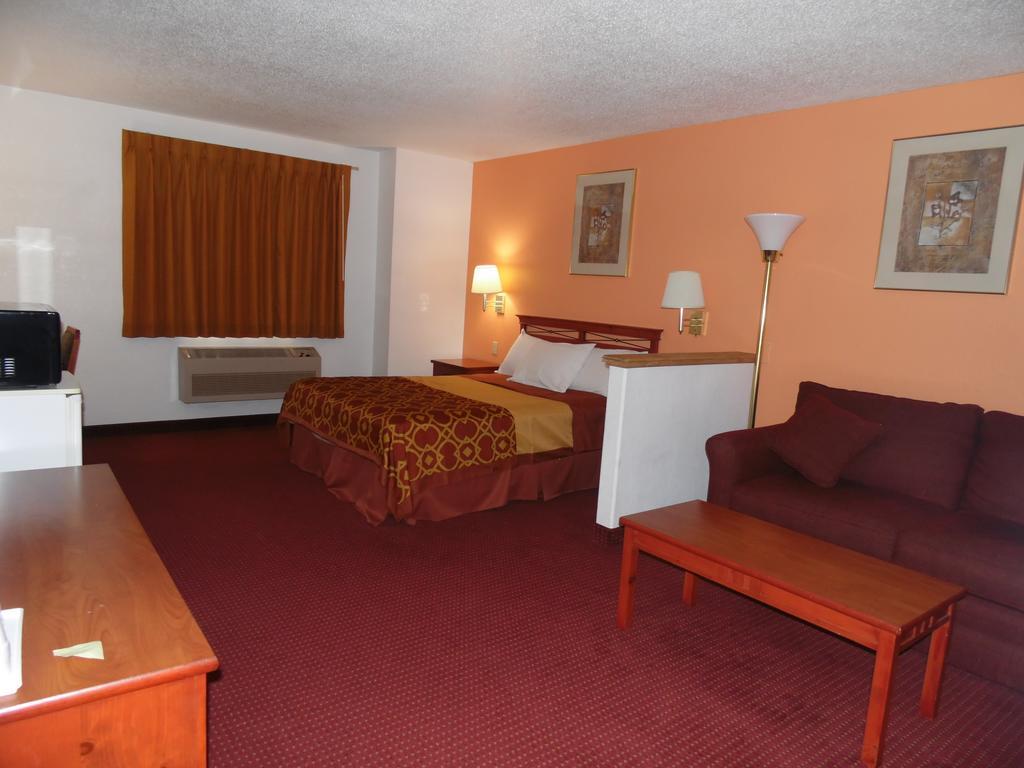 Boone American Inn & Suites חדר תמונה
