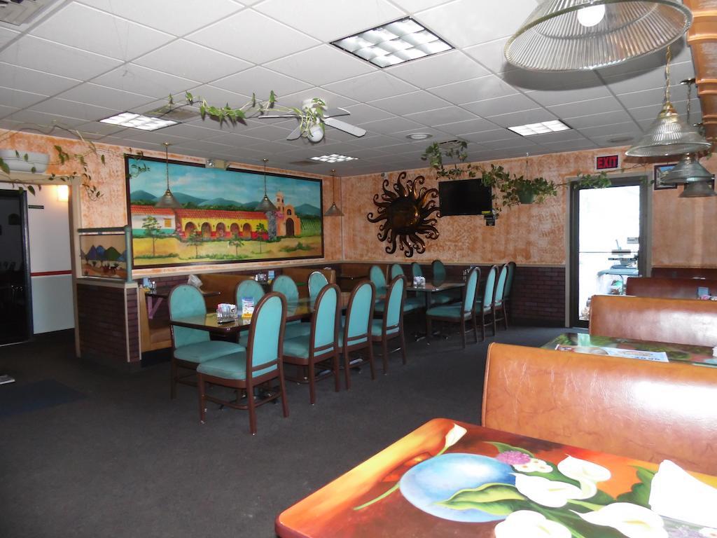 Boone American Inn & Suites מראה חיצוני תמונה