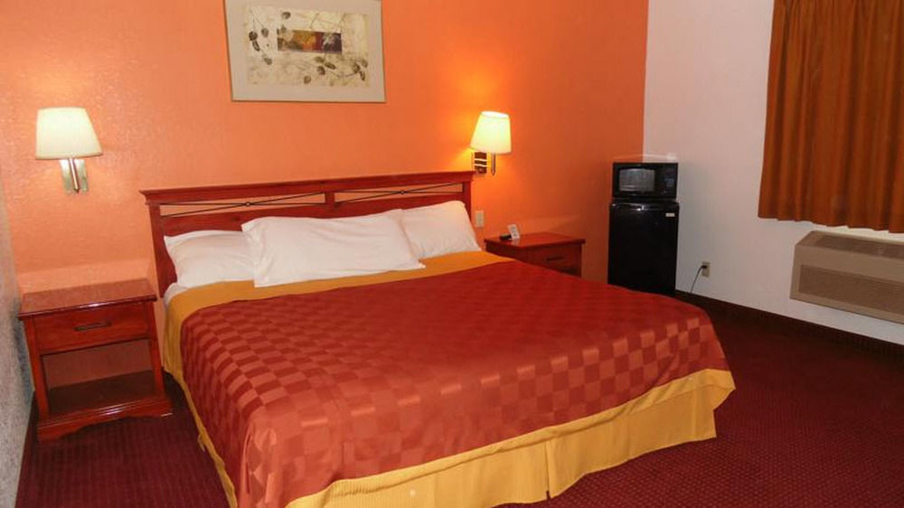 Boone American Inn & Suites מראה חיצוני תמונה