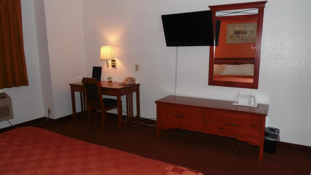 Boone American Inn & Suites מראה חיצוני תמונה